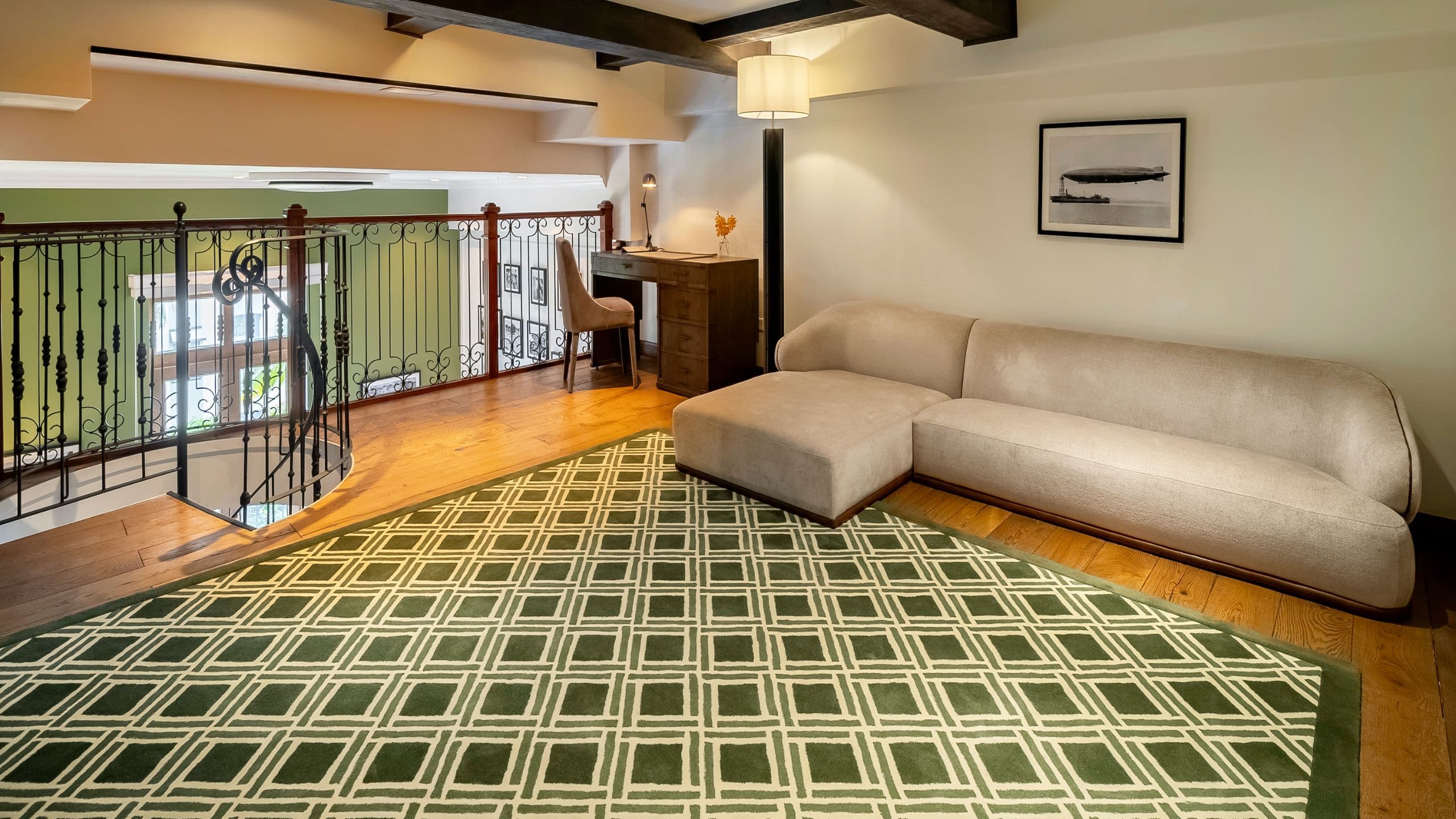Hotel La Compañia Loft Suite Room Common Area