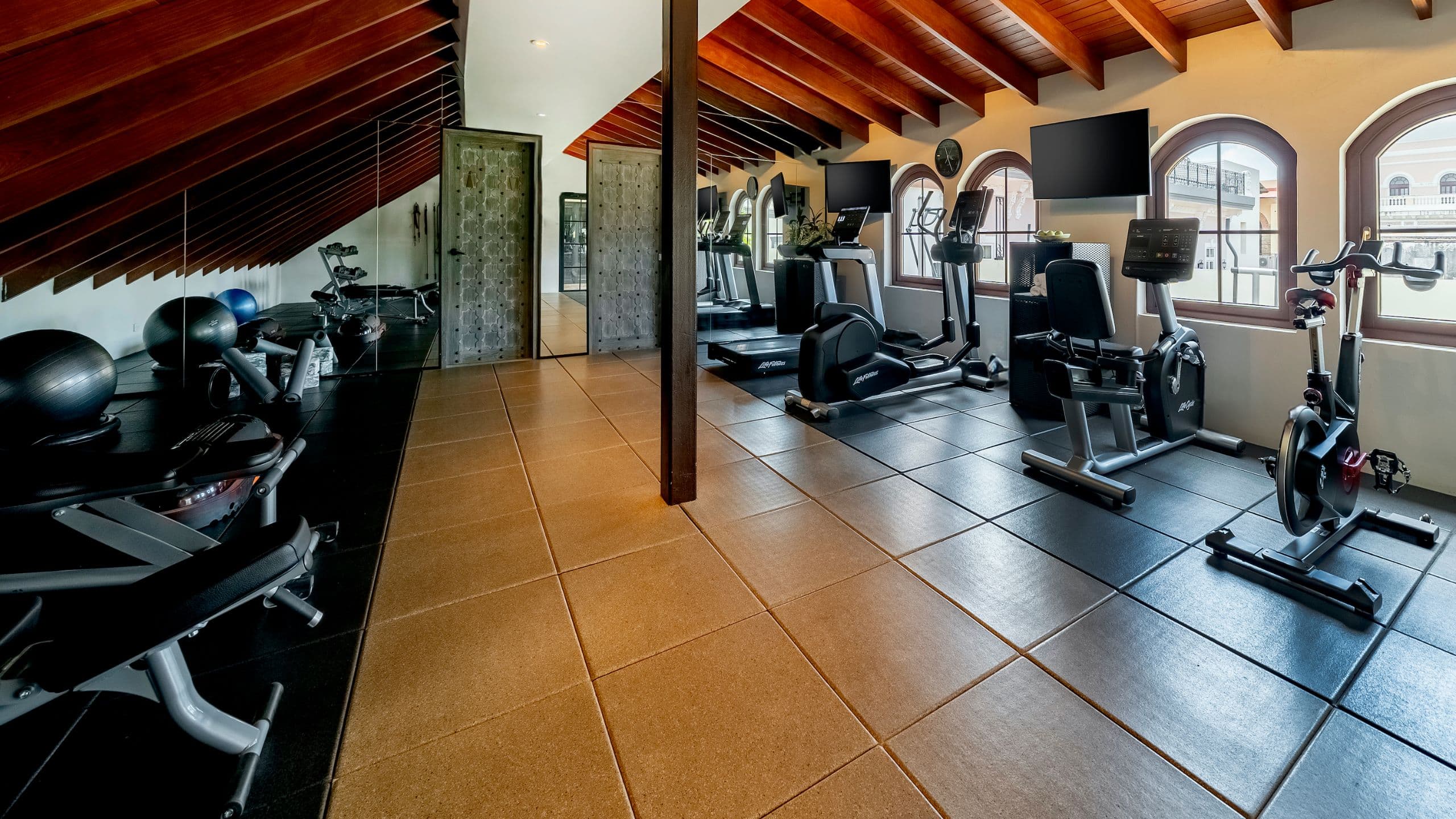 Hotel La Compañia Fitness Center
