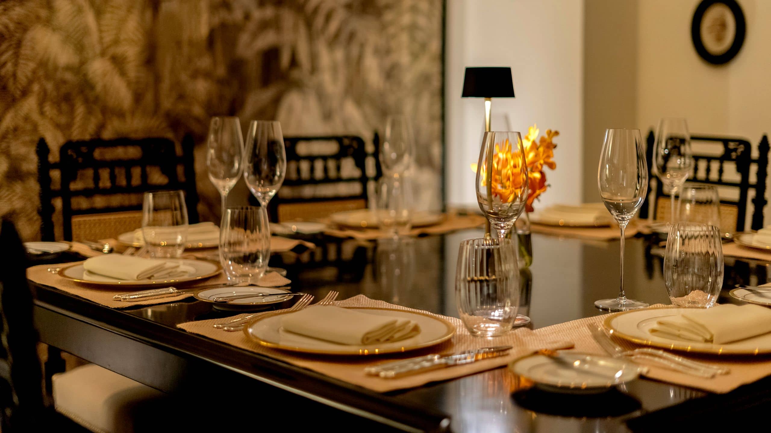 Hotel La Compañia Villaana Dining Table Place Setting