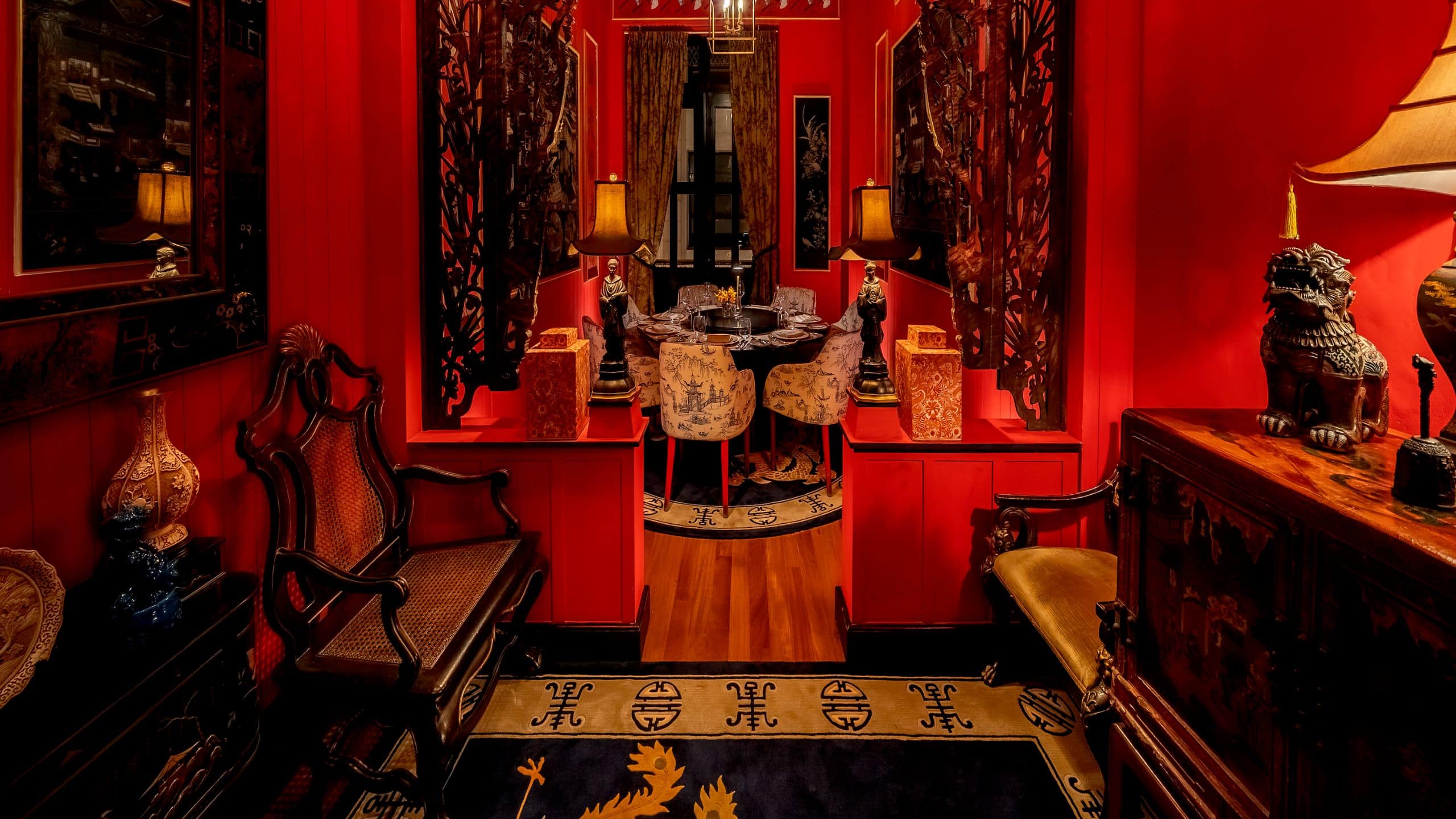 Hotel La Compañia Villaana Red Dining Room