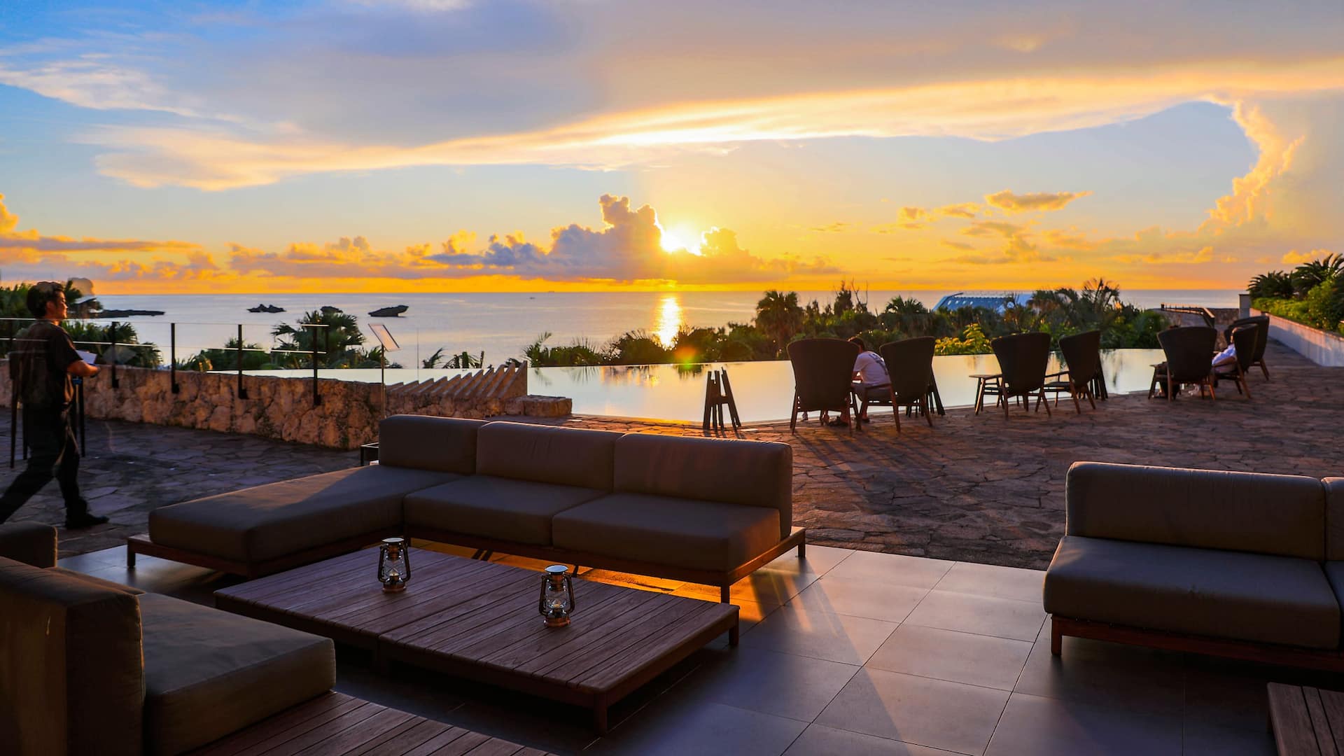 Hyatt Regency Seragaki Island, Okinawa Shirakachi Bar Terrace Sunset Time