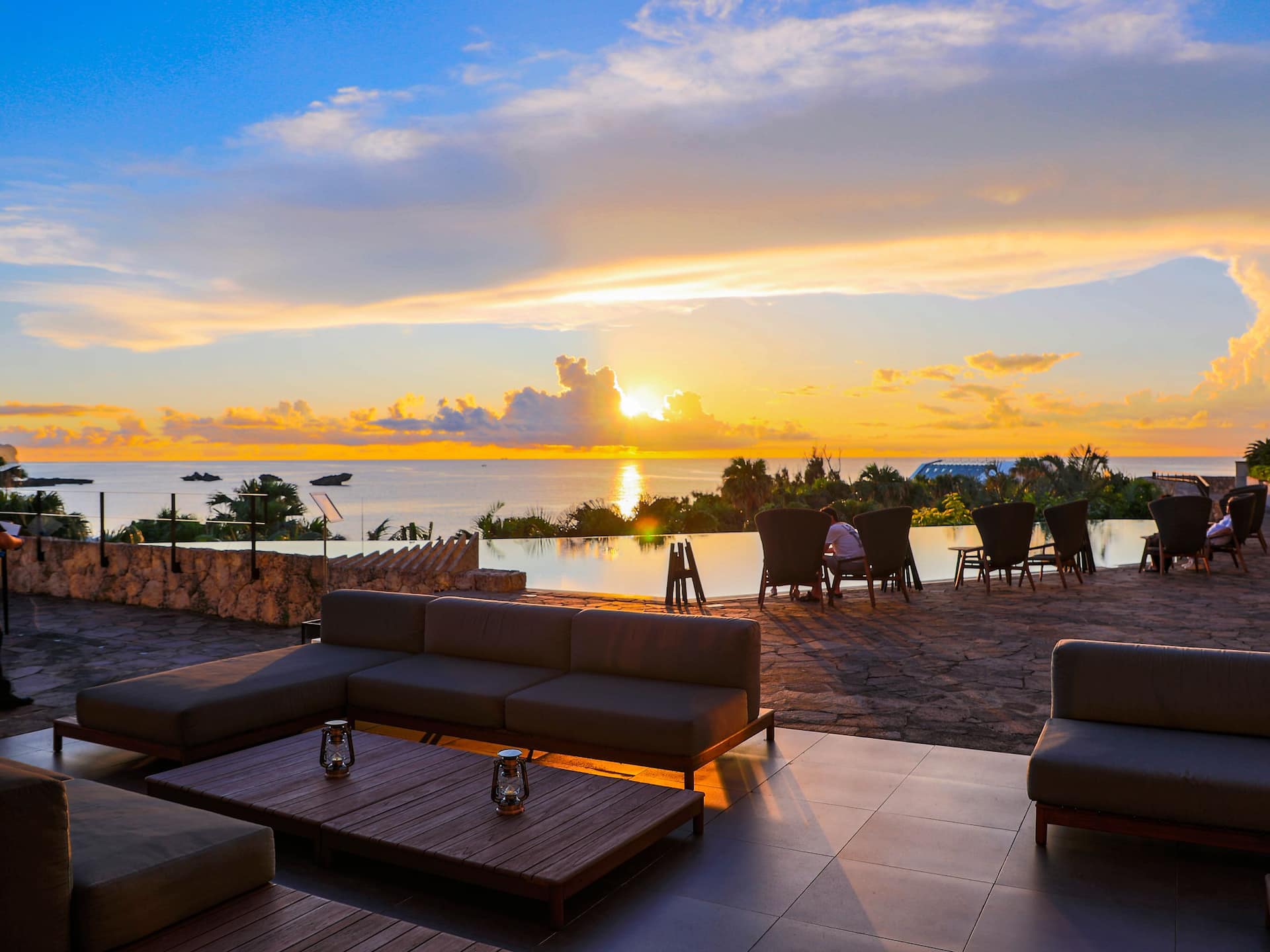 Hyatt Regency Seragaki Island, Okinawa Shirakachi Bar Terrace Sunset Time