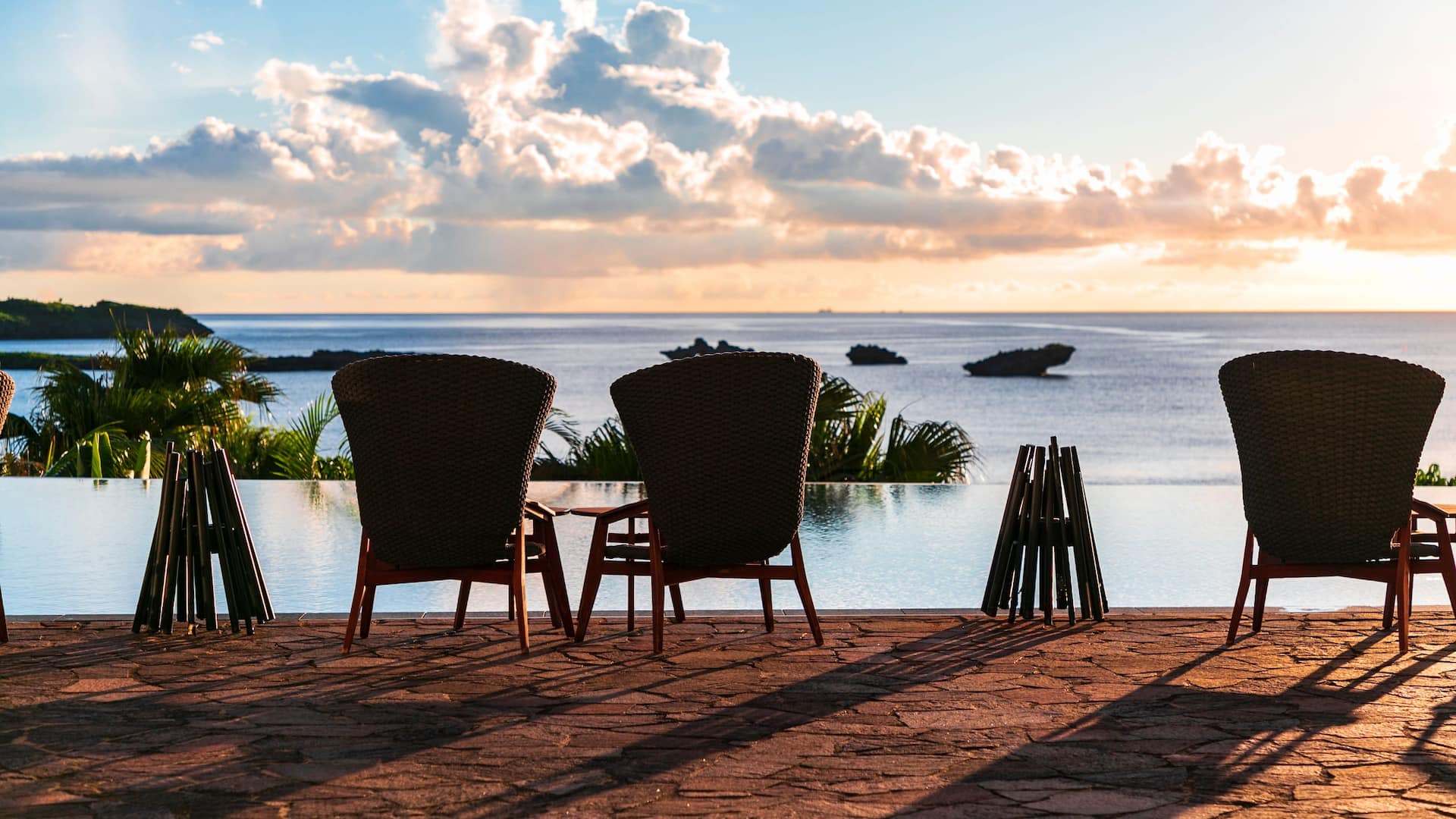 Hyatt Regency Seragaki Island, Okinawa Suiban Sunset
