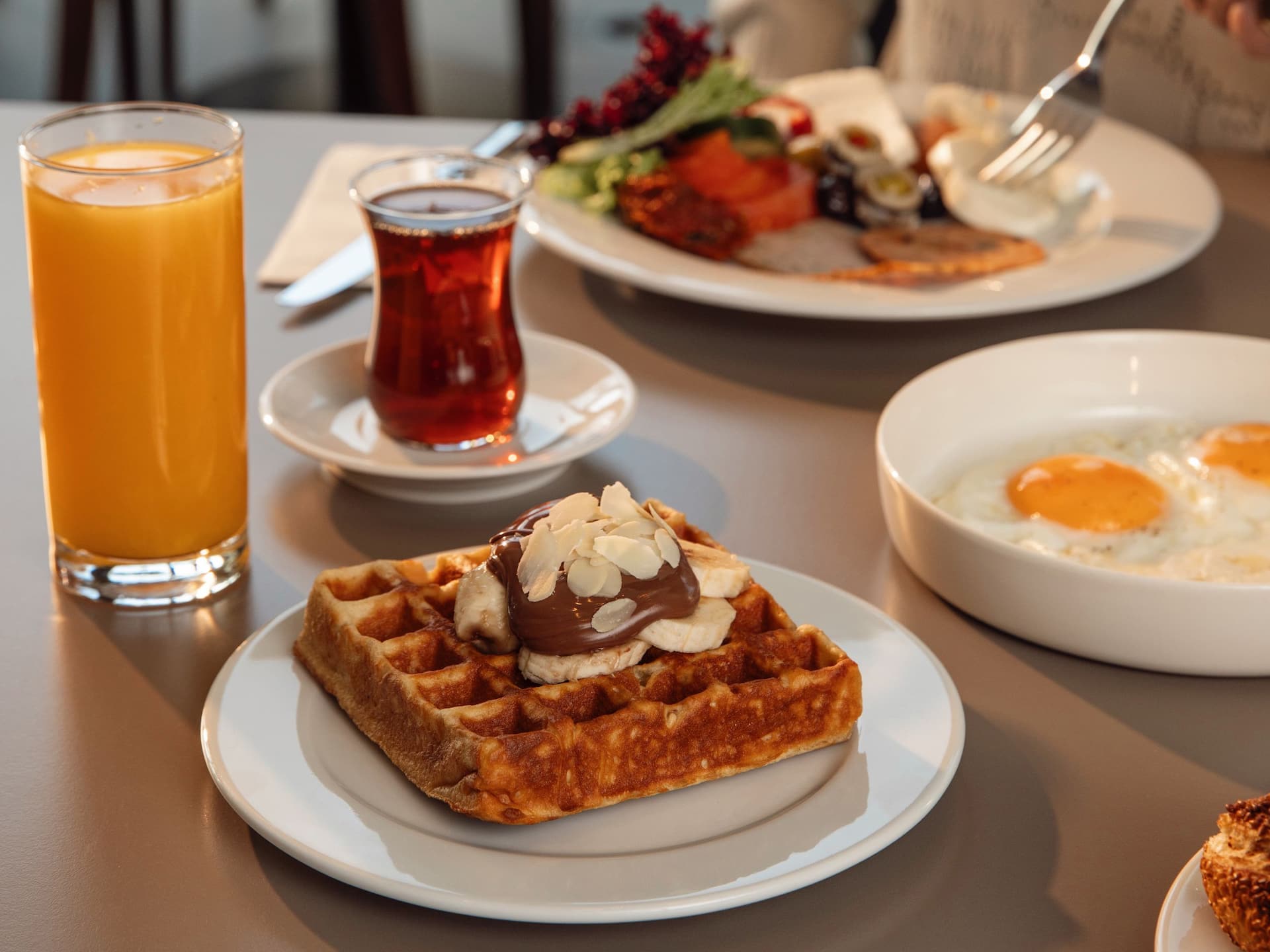 Hyatt House Gebze H Bar Breakfast Dining Table Setup