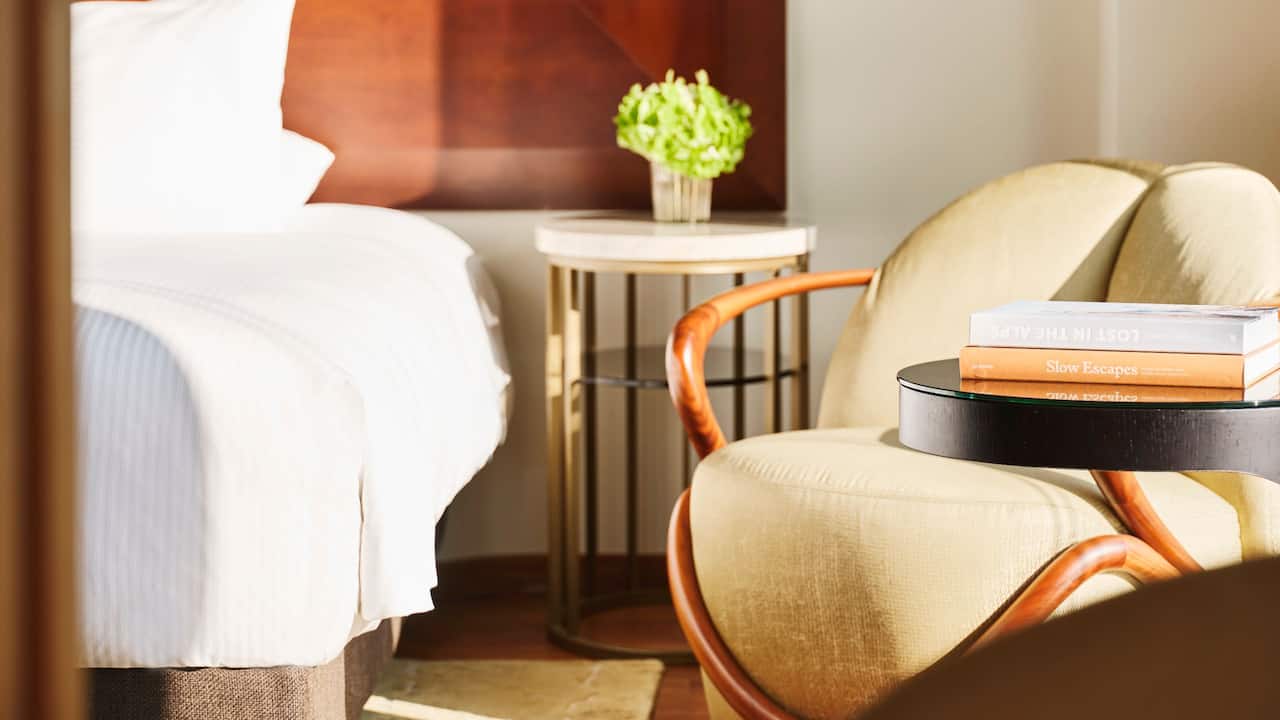 Experience ultimate comfort in our twin room category, featuring floor-to-ceiling windows and two single beds. Perfect for a city trip with your best friend at Park Hyatt Zurich.