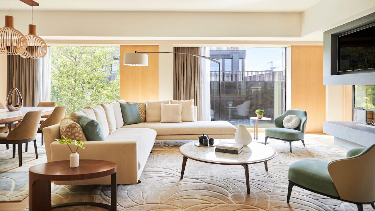  Presidential Suite Living Room