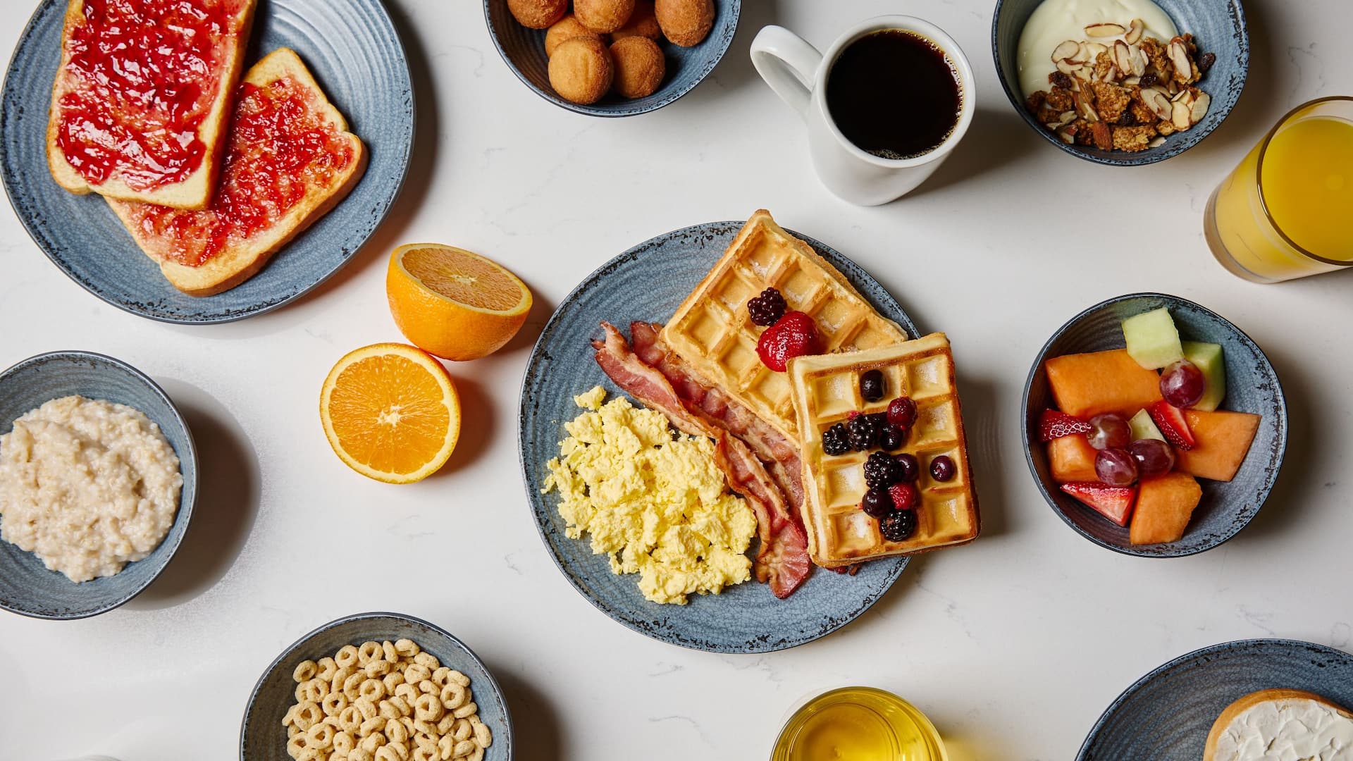 Hyatt Place HP_P0522 Breakfast Eggs Cereal Bacon Coffee Fruit Waffles Juice