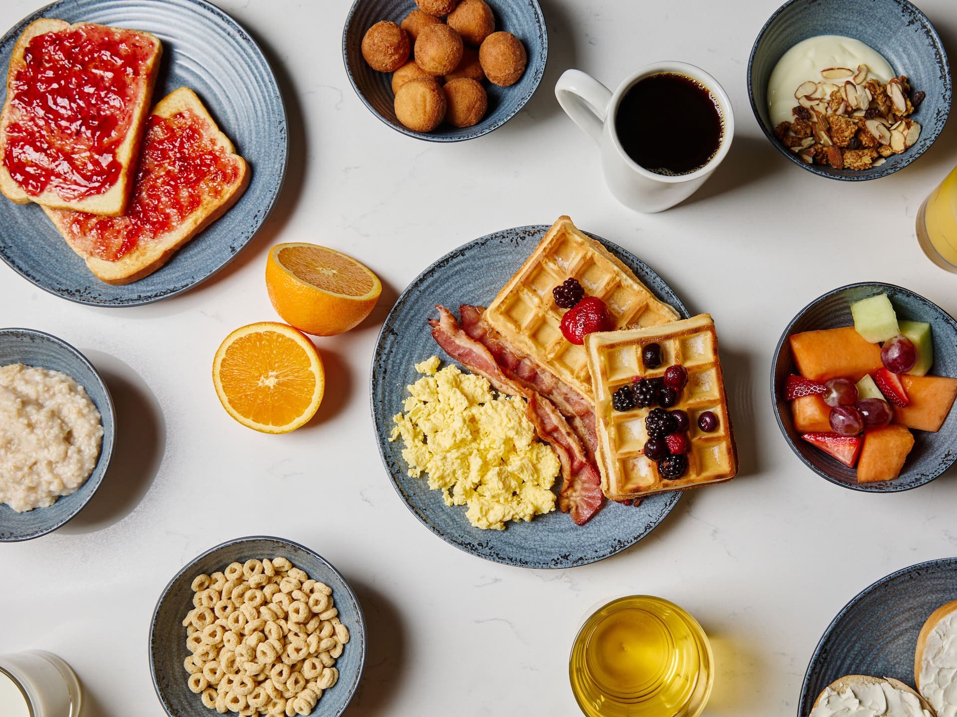 Hyatt Place HP_P0522 Breakfast Eggs Cereal Bacon Coffee Fruit Waffles Juice