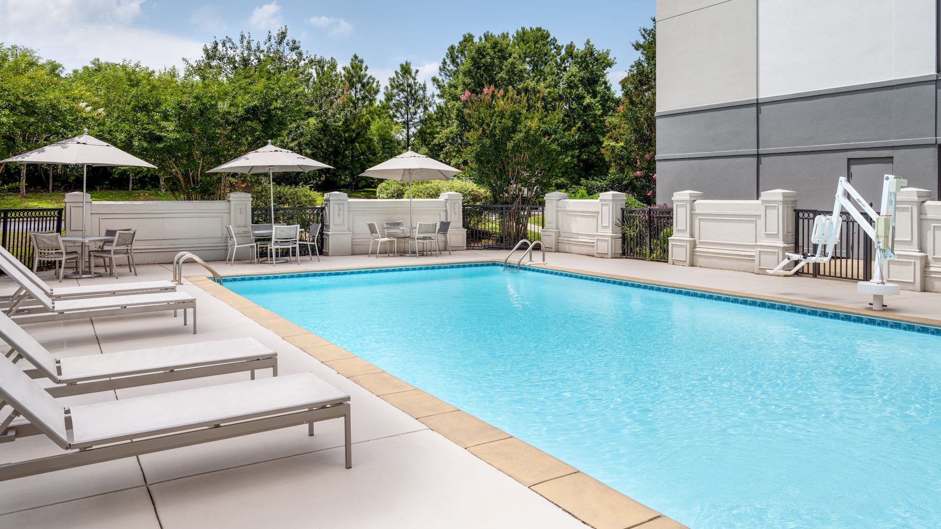 Hyatt Place Columbia/Harbison Pool