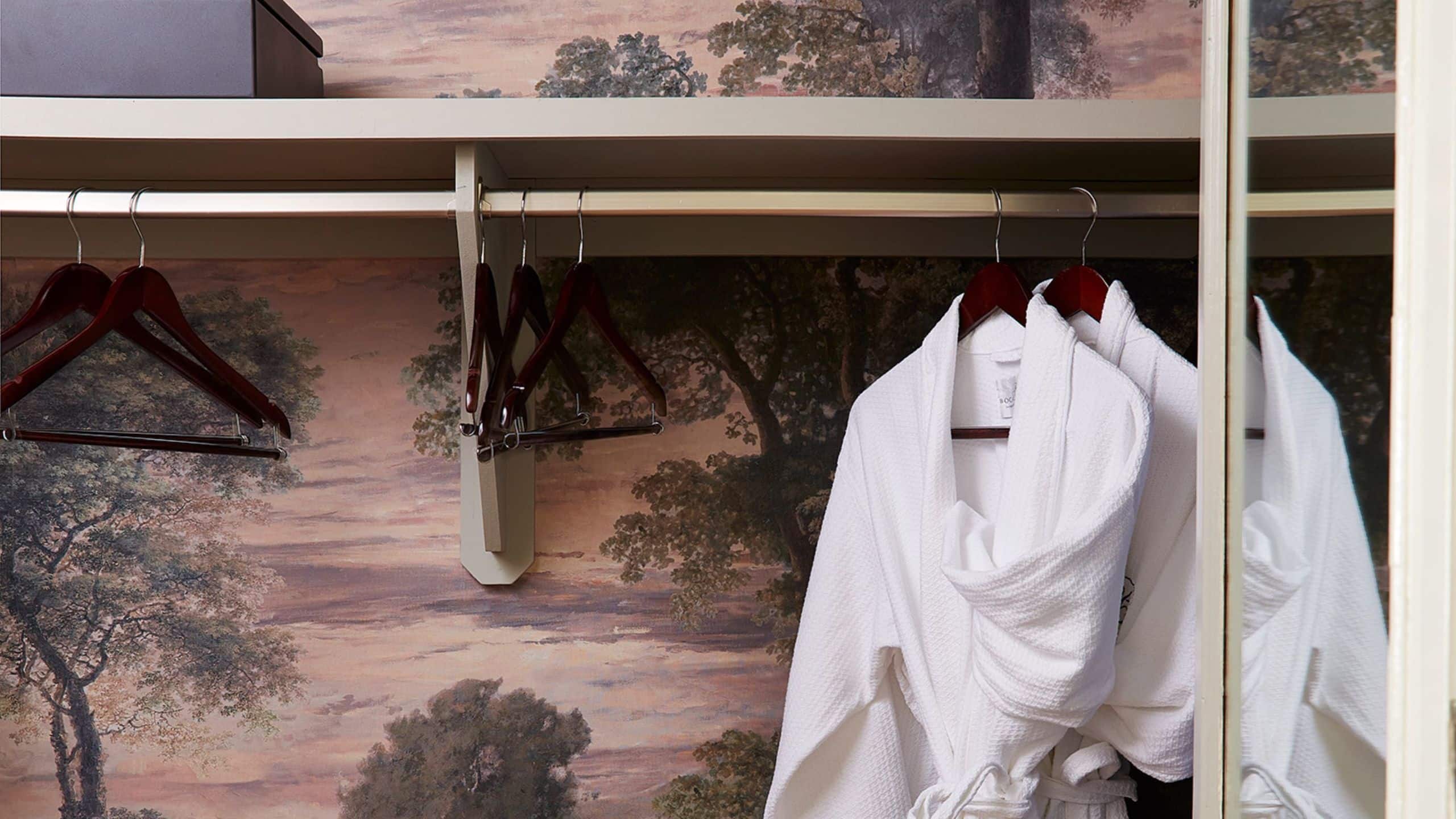 8/8 The Bellevue Hotel Guestroom King Closet