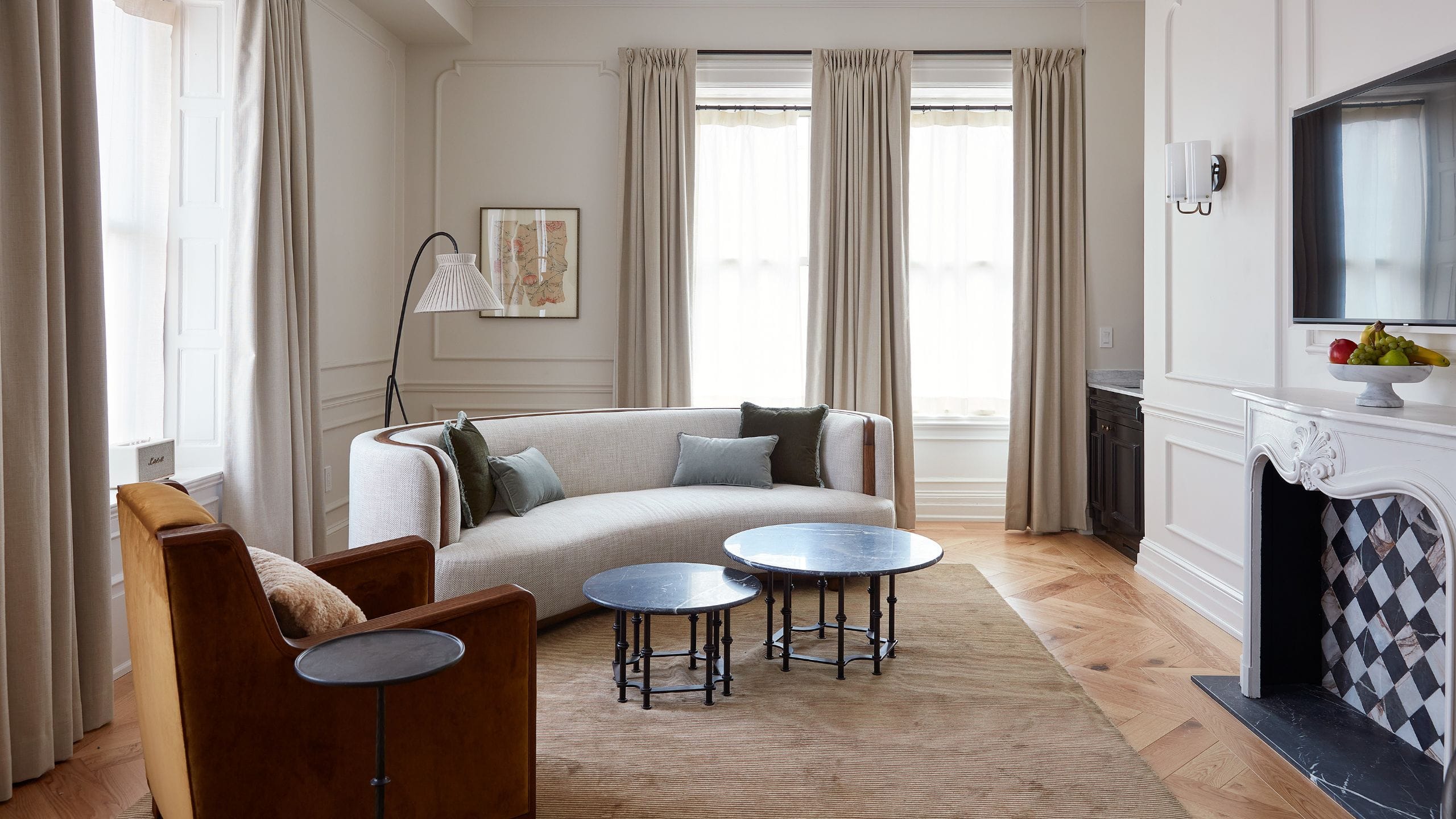 3/10 The Bellevue Hotel Suite Den