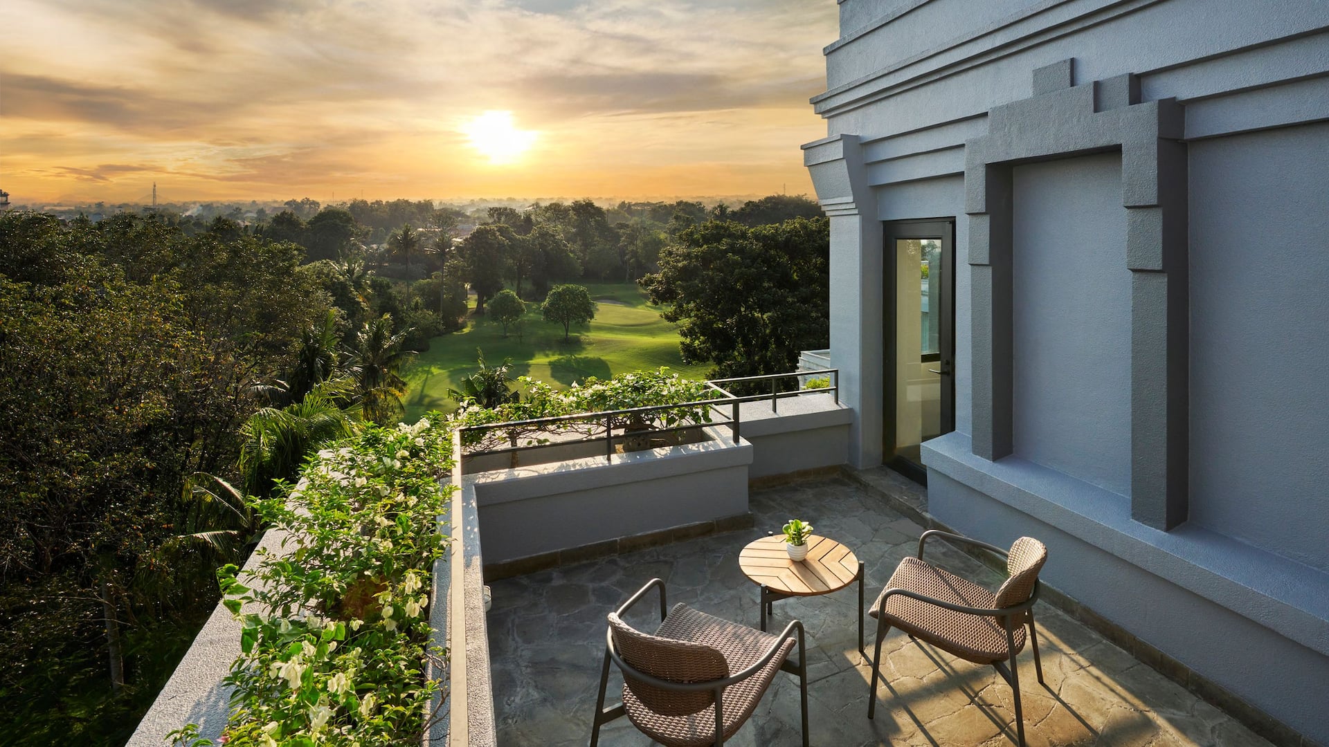 4/4 Hyatt Regency Yogyakarta Balcony