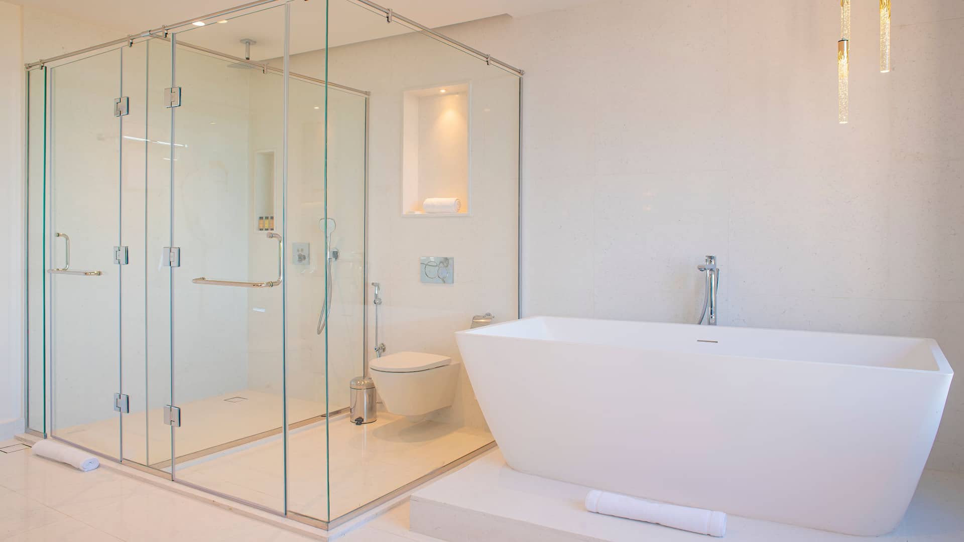 第 8，共 8 Hyatt Regency Harare The Meikles  Royal Suite Second Bedroom Bathroom
