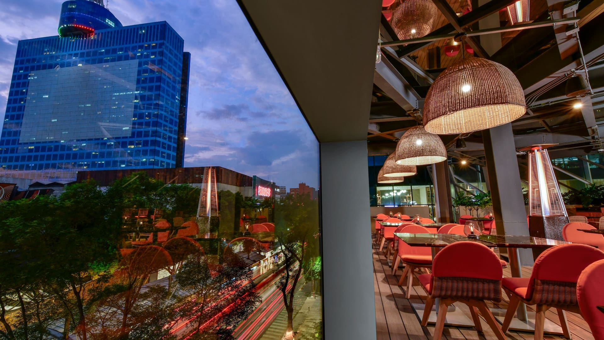 1 de 1 Hyatt Regency Mexico City Insurgentes Skybar View