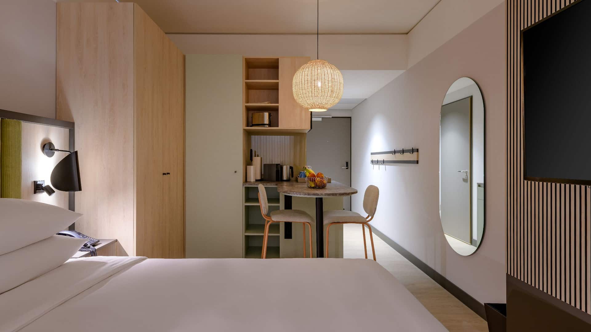 Hyatt House Frankfurt Goetheplatz Guestroom King Bed With Closet And Kitchenette