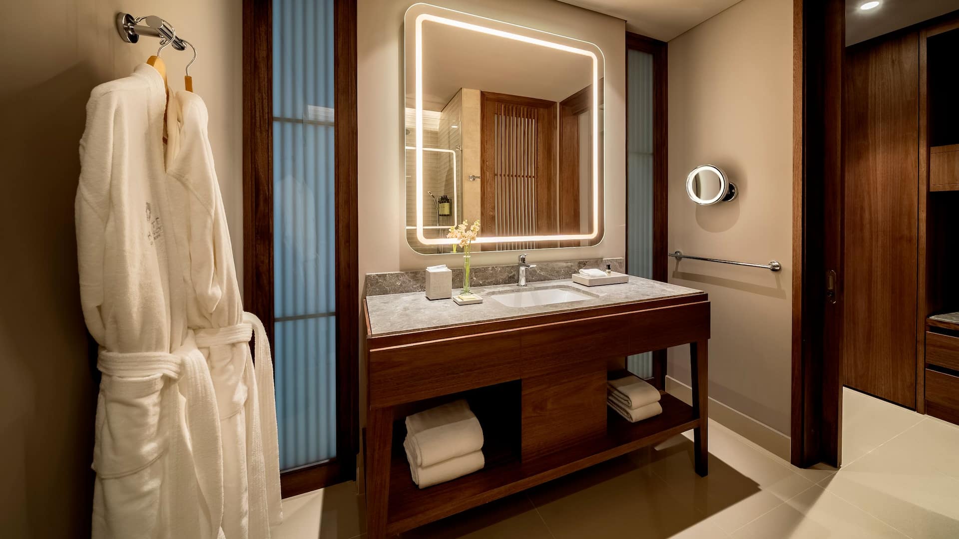 4/6 Hyatt Regency Cartagena Club Room Bathroom