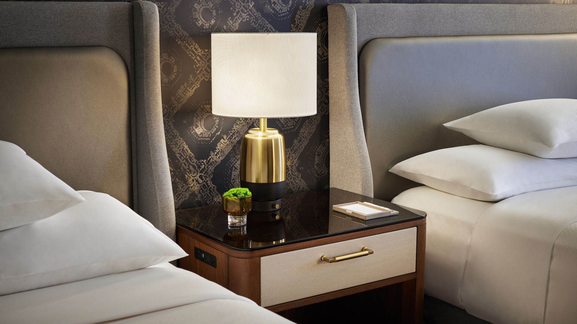 Grand Hyatt Washington Detail Bedside