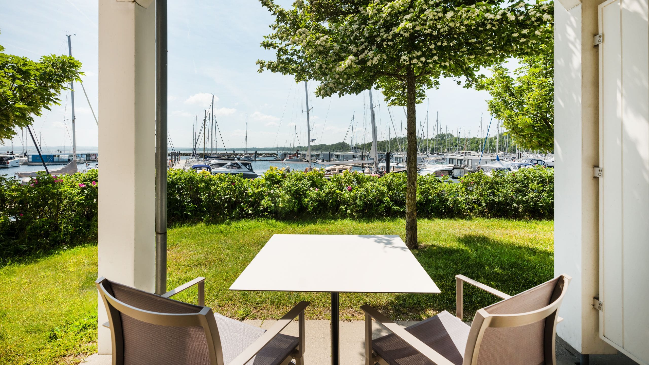 1/5 Lindner Hotel Boltenhagen One King Bed Terrace Closeup