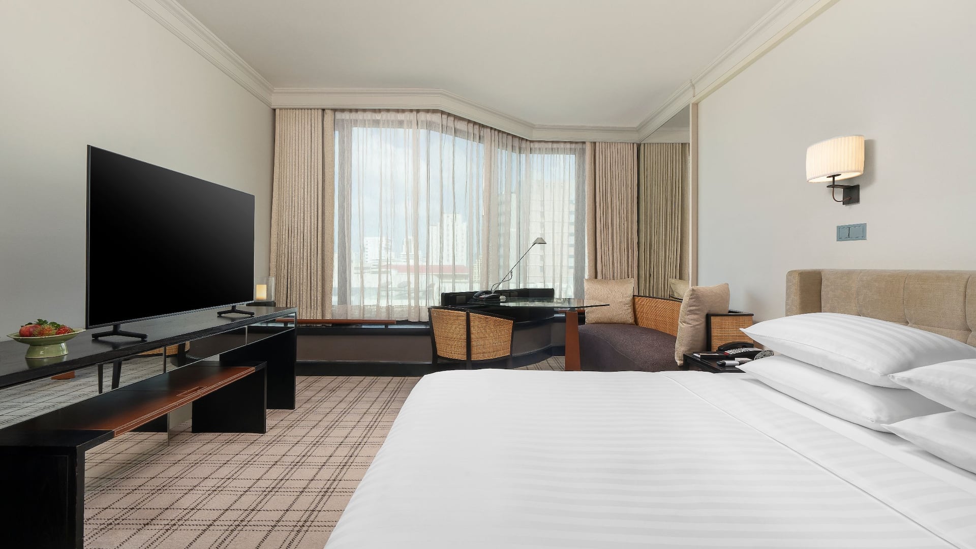 1 of 4 Grand Hyatt Erawan Bangkok King Bed