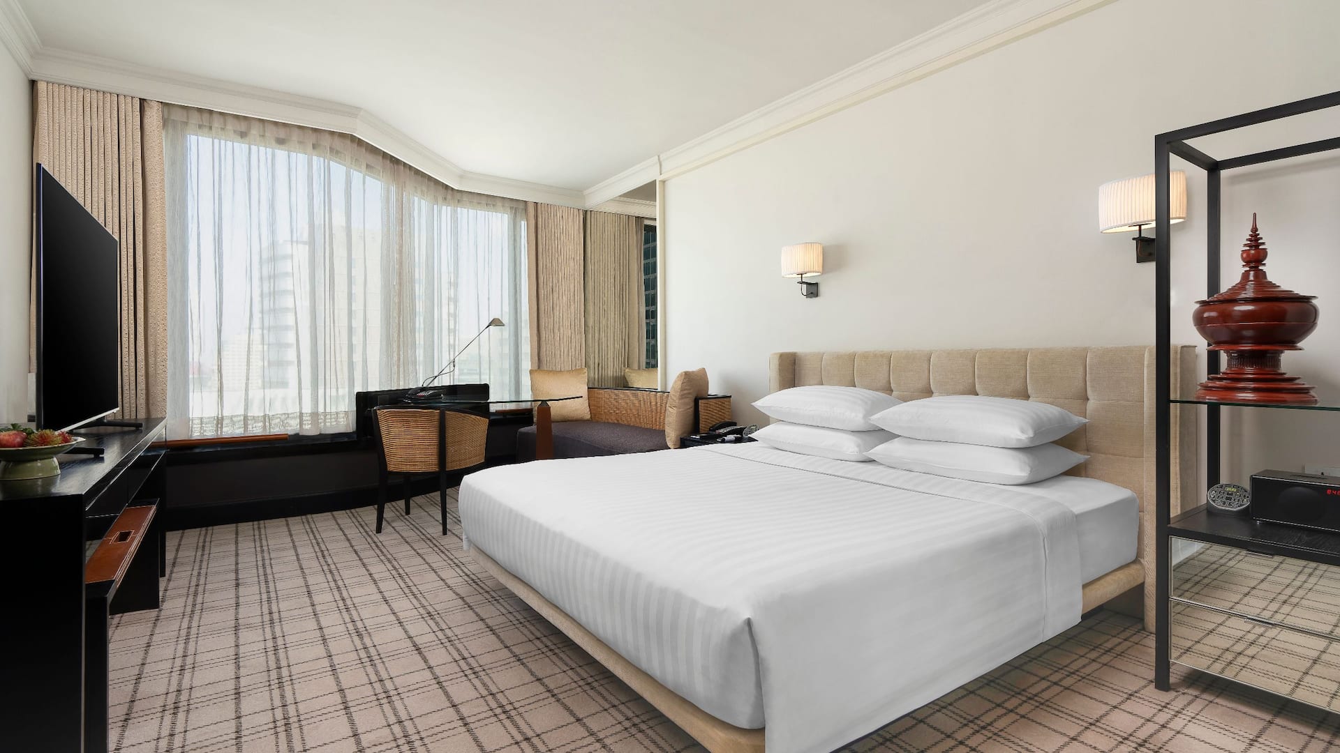 Grand Hyatt Erawan Bangkok King Bed Club Access