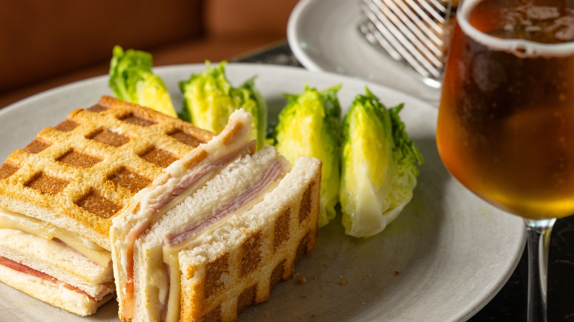 Hyatt Place Rouen Zoom Restaurant Croque Monsieur