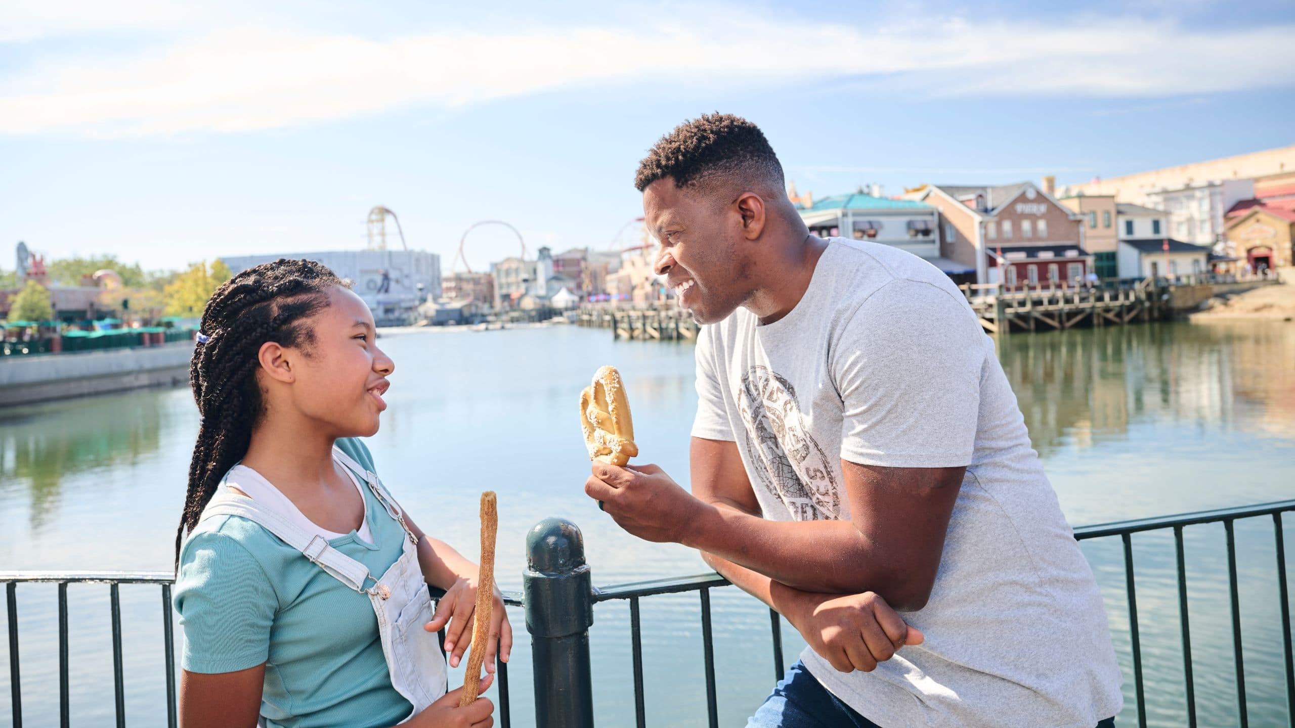 MCORO-P0487-Universal-Pretzel.