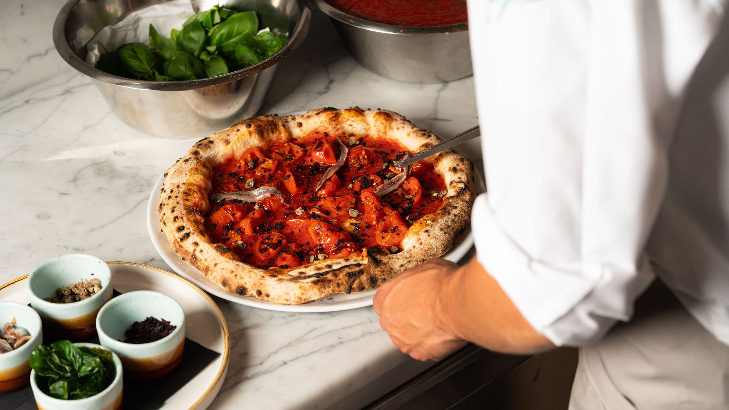 1 von 2 7Pines Resort Sardinia Spazio By Franco Pepe Pizza