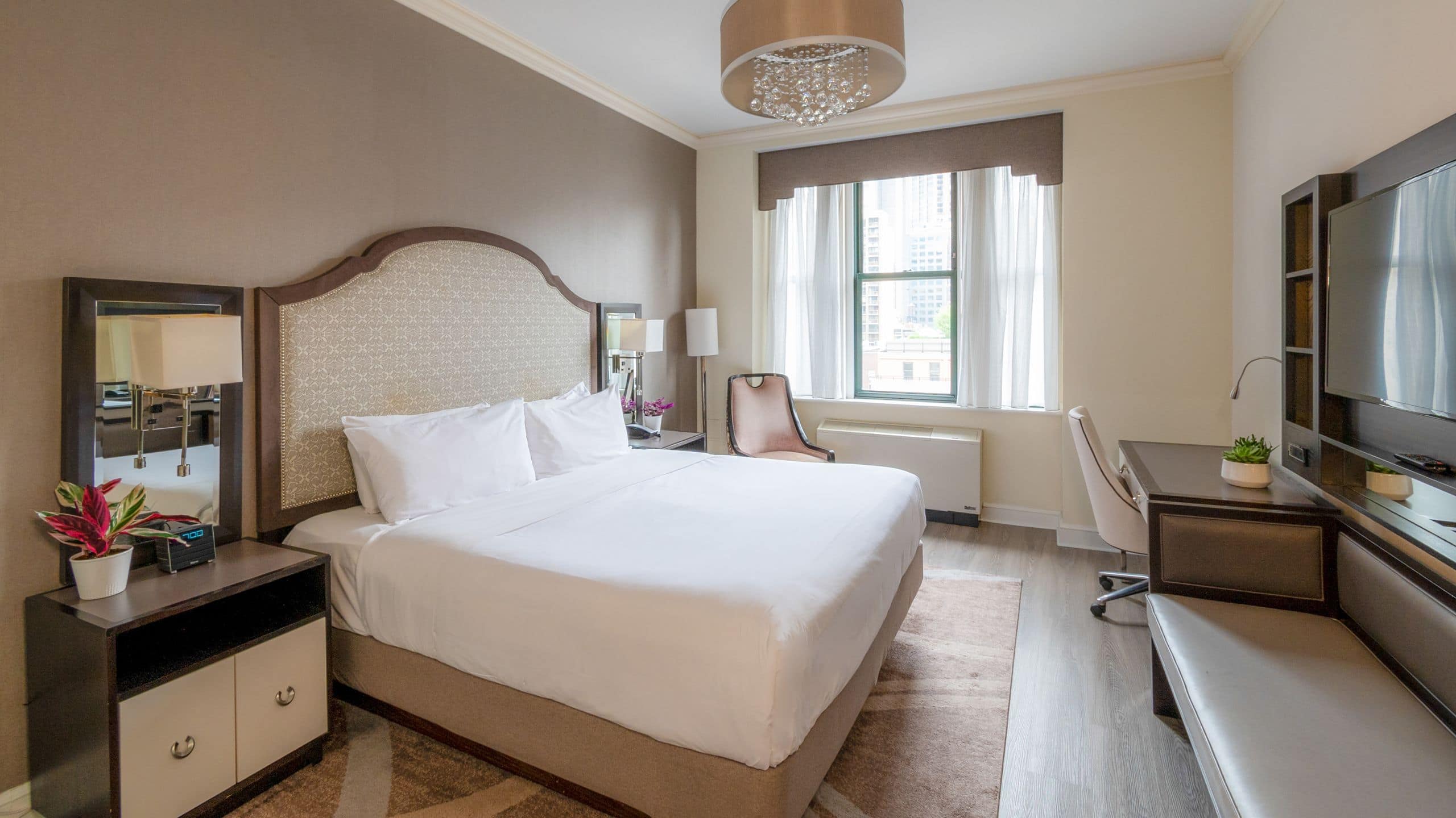 Park South Hotel King City View