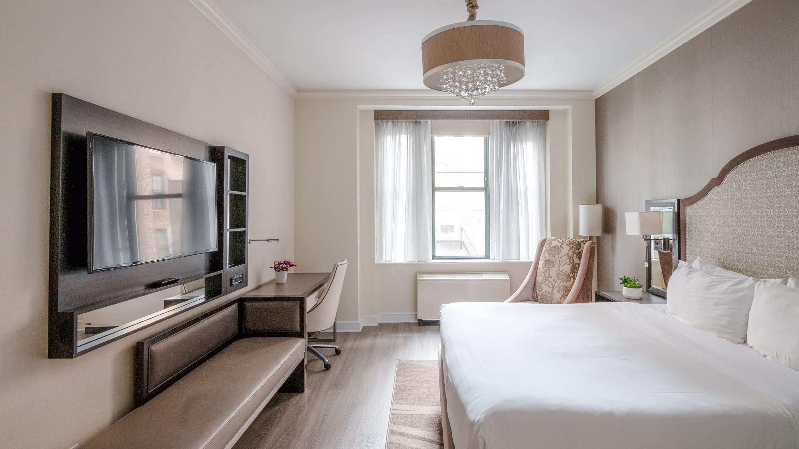 Park South Hotel King Courtyard View