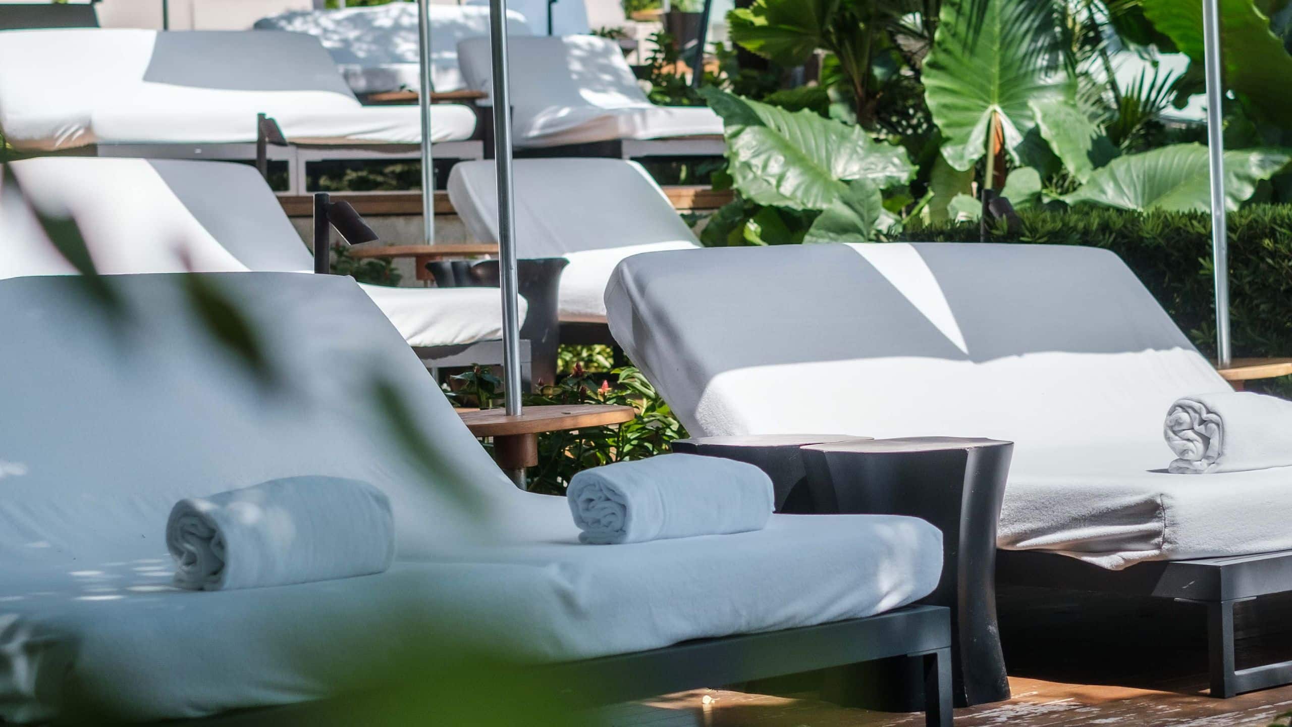 Park Hyatt Bangkok Cabana Areas With Shadow
