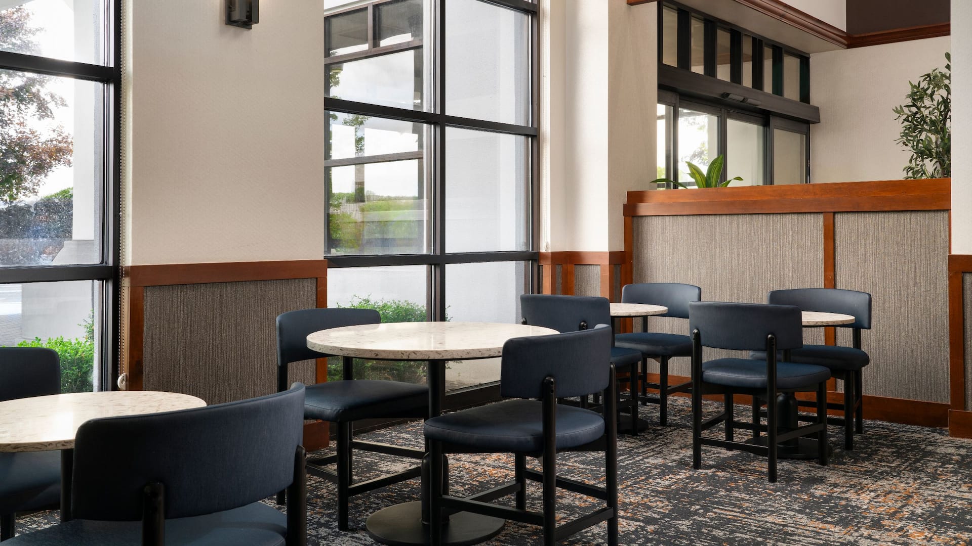 Hyatt Place Secaucus/Meadowlands Lobby Seating Area