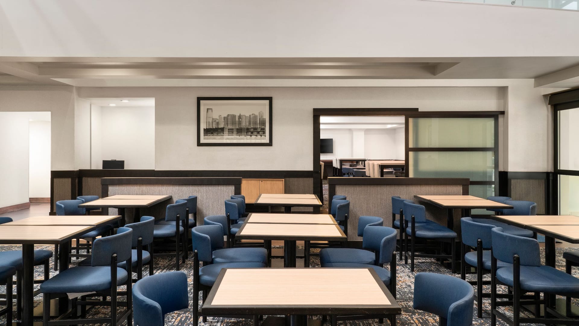 Hyatt Place Secaucus/Meadowlands Lobby Dining Room