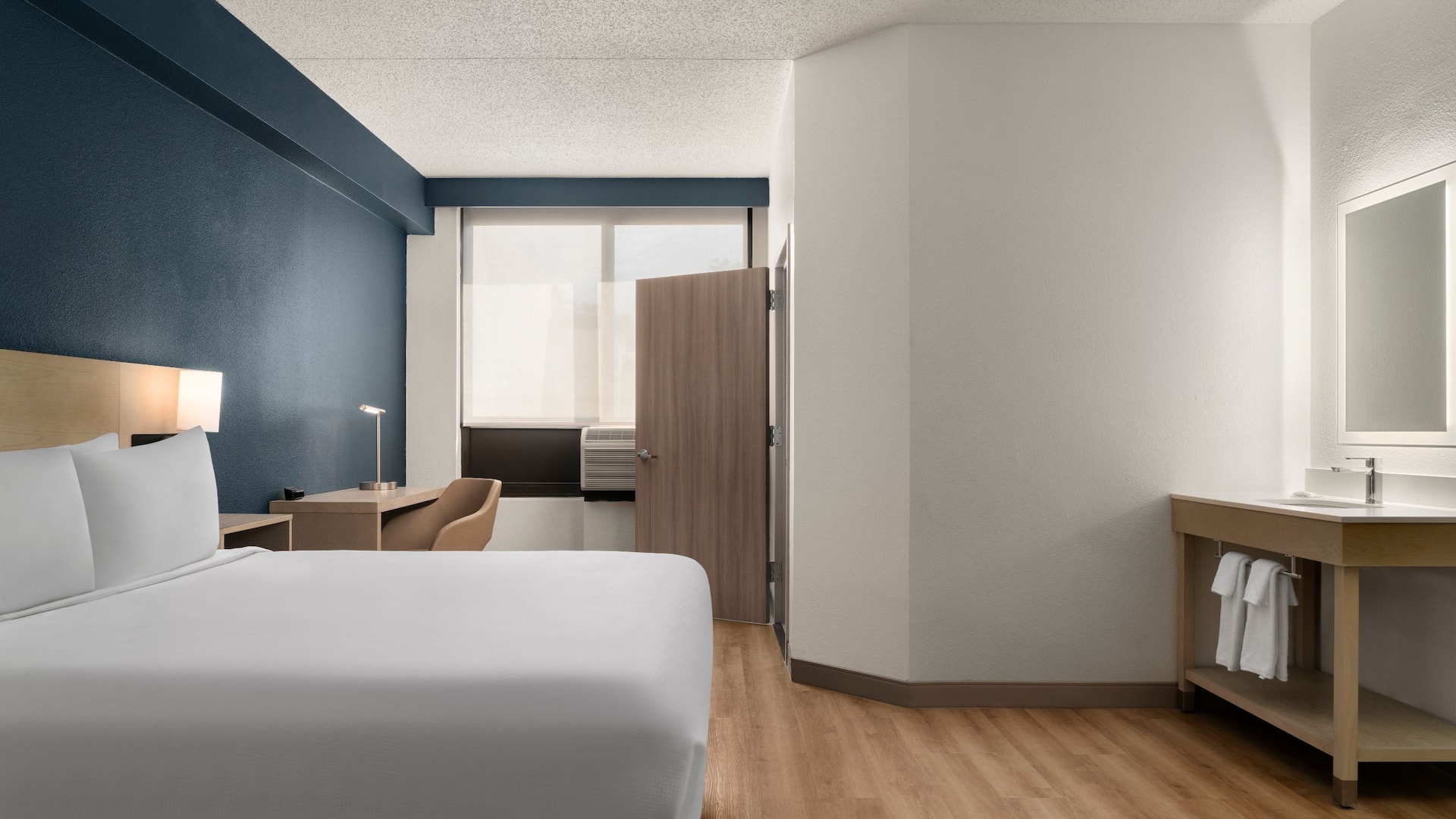 Hyatt Place Secaucus/Meadowlands Knga Accessible King Bedroom