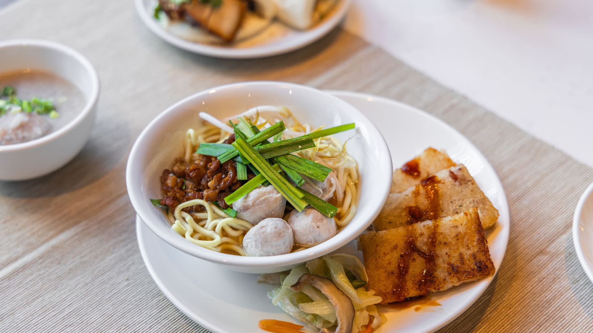 Hyatt Place New Taipei City Xinzhuang Chinese Breakfast