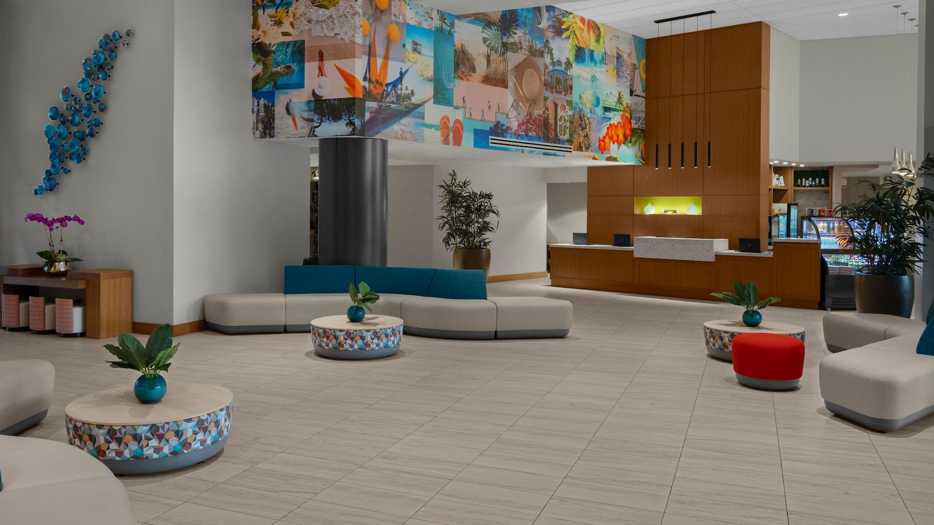 Hyatt Place Boca Raton/Downtown Lobby Front Desk Seating Area