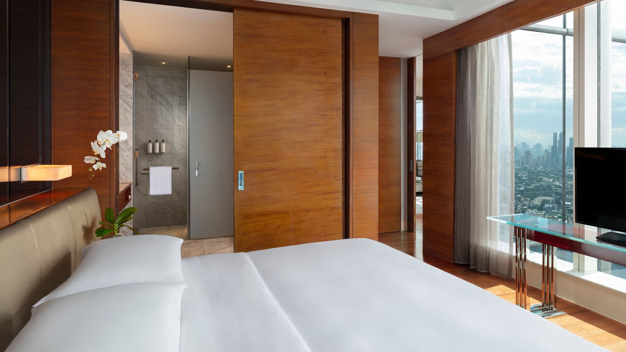 Grand Hyatt Manila Grand Suite Bedroom