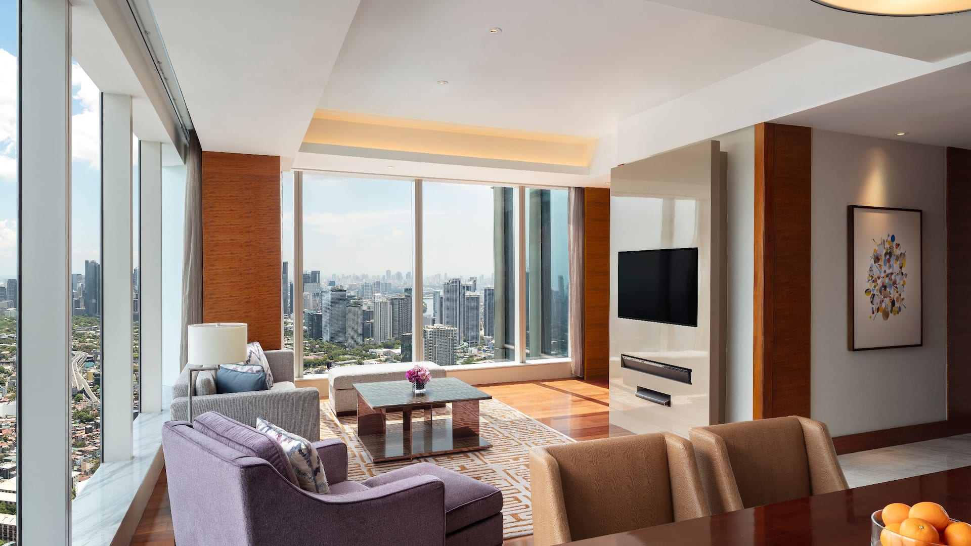 2 de 5 Grand Hyatt Manila Grand Executive Suite Living Room