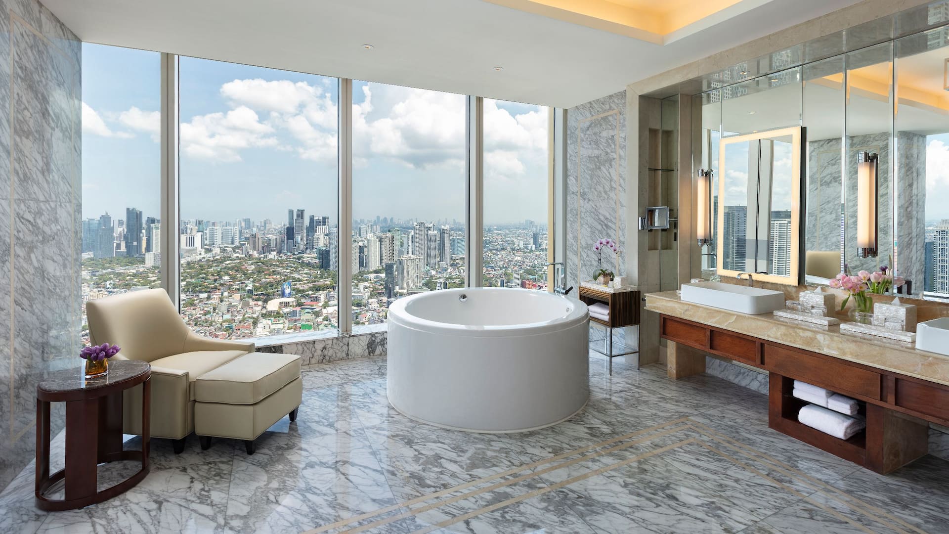 4 de 5 Grand Hyatt Manila Presidential Suite Bathroom