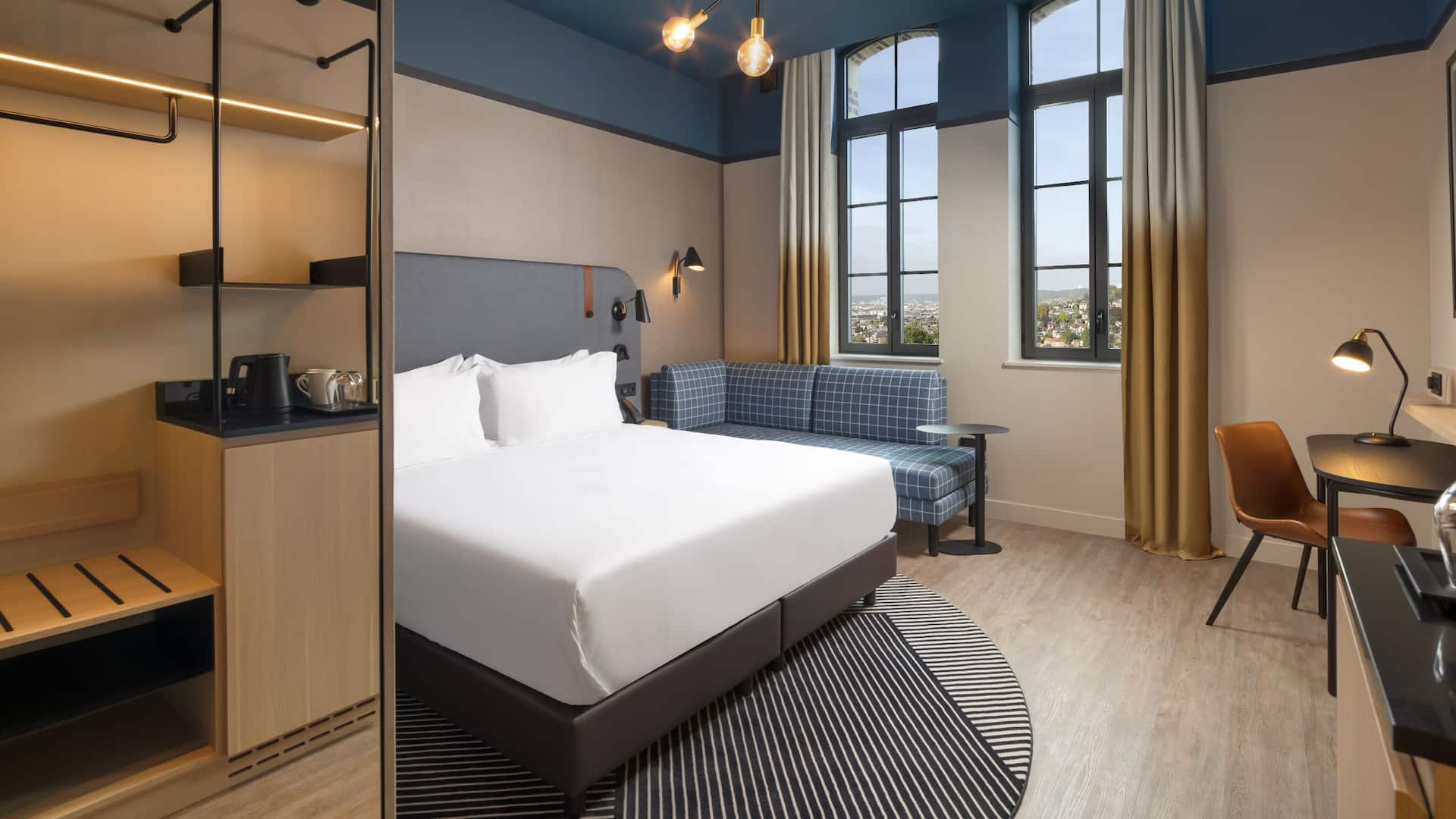 Hyatt Place Rouen Standard King Wide View