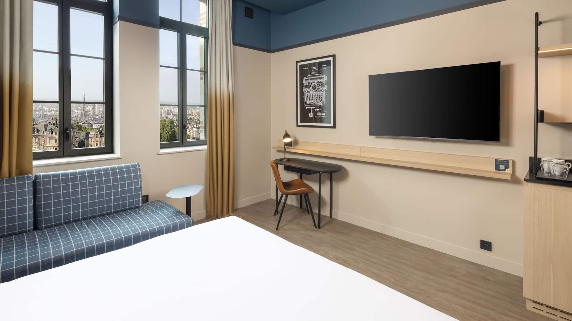 Hyatt Place Rouen Standard King Cathedral View
