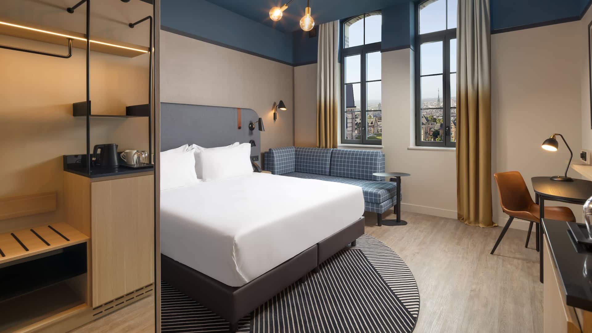 第 3，共 6 Hyatt Place Rouen Standard King Cathedral View Layout