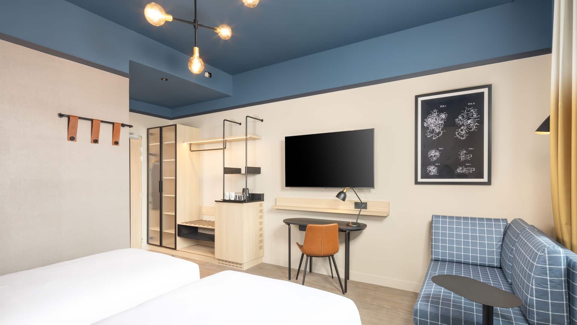 Hyatt Place Rouen Standard Twin Room Cathedral View
