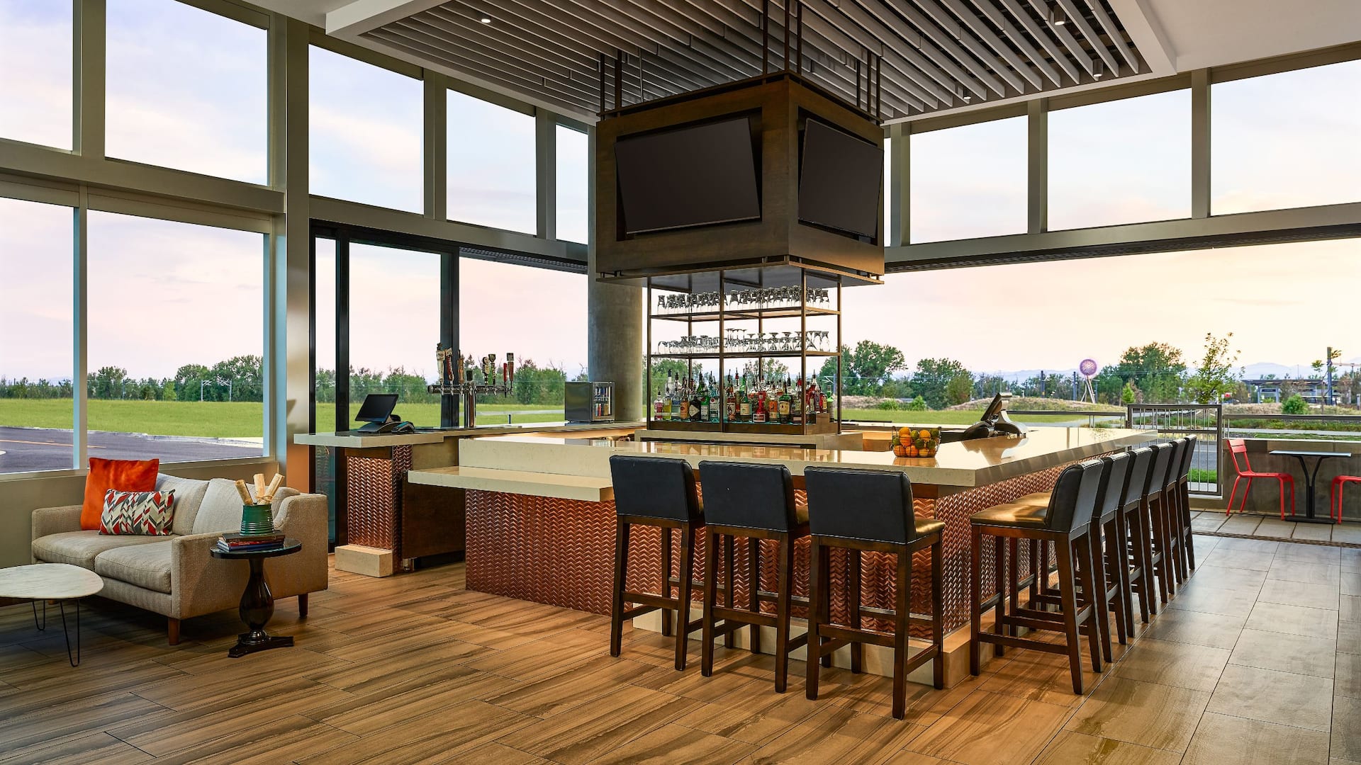 Hyatt Place Peña Station / Denver Airport Dining Placery Bar Evening