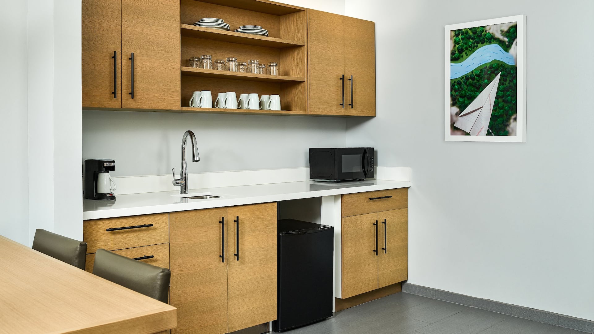 3 de 4 Hyatt Place Peña Station / Denver Airport King Suite Kitchen