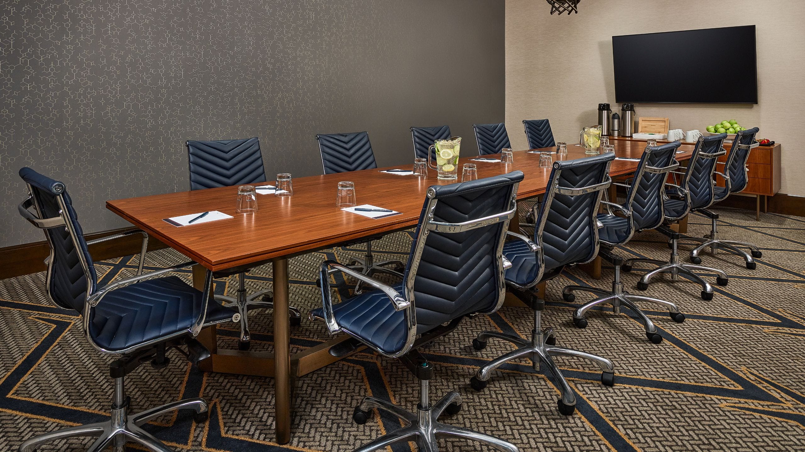 Hyatt Place Peña Station / Denver Airport Meetings Executive Boardroom