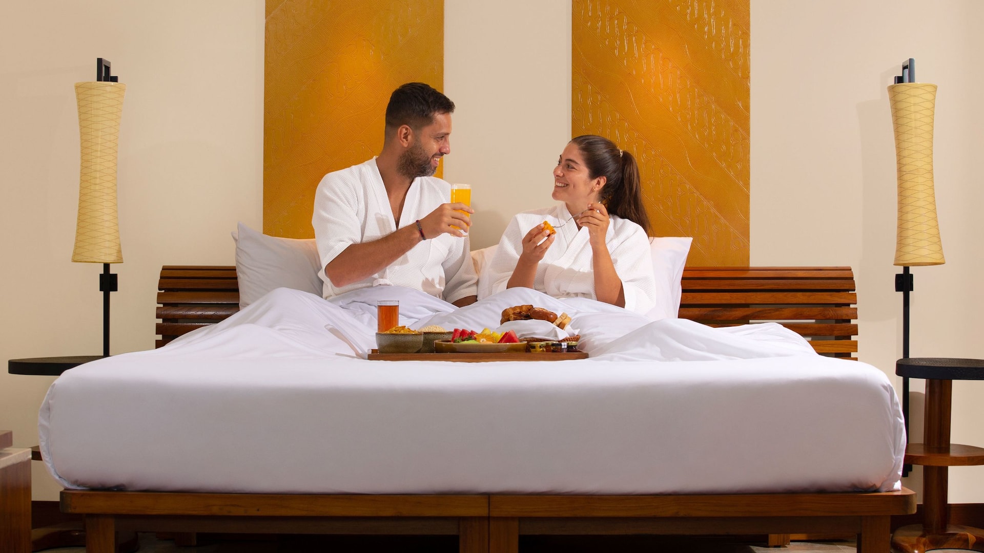 Grand Hyatt Bali Couple In Room Dining