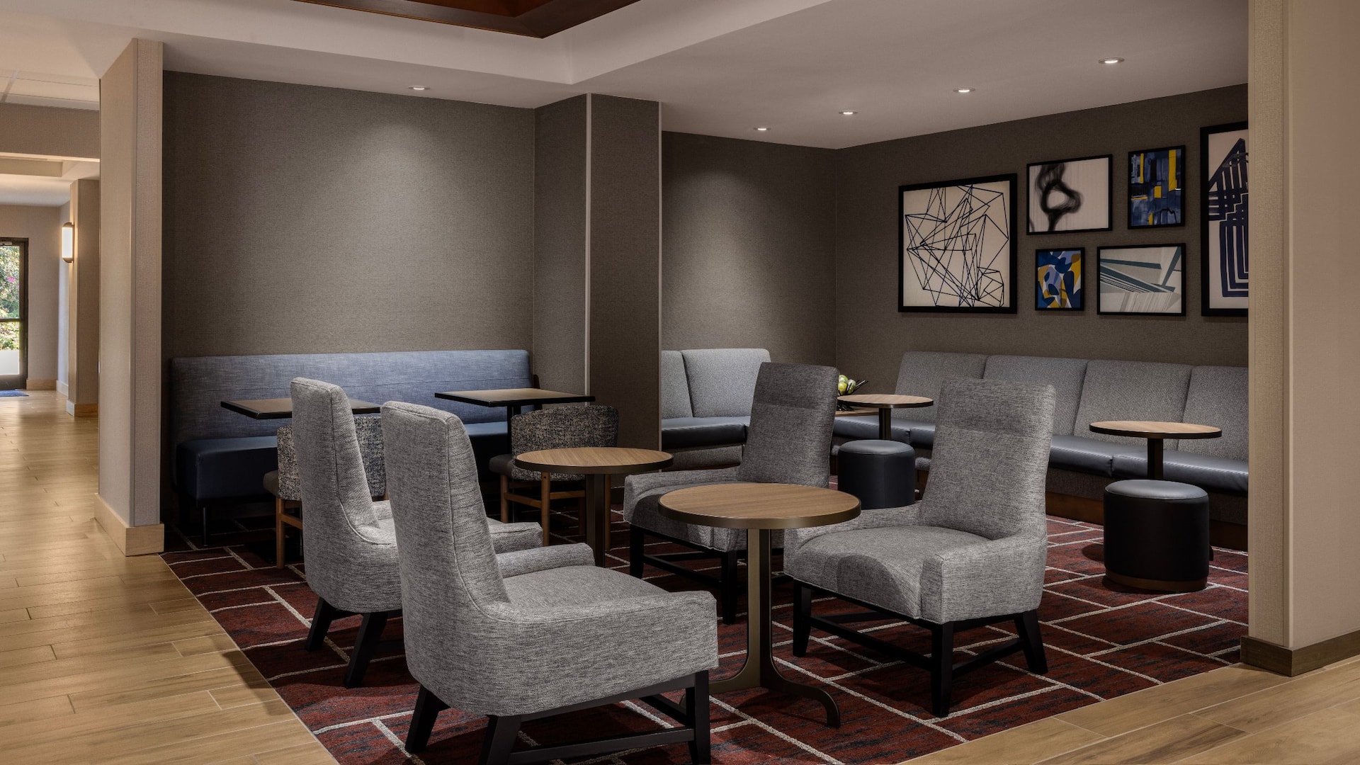 Hyatt Place Atlanta/Cobb Galleria Lobby Seating