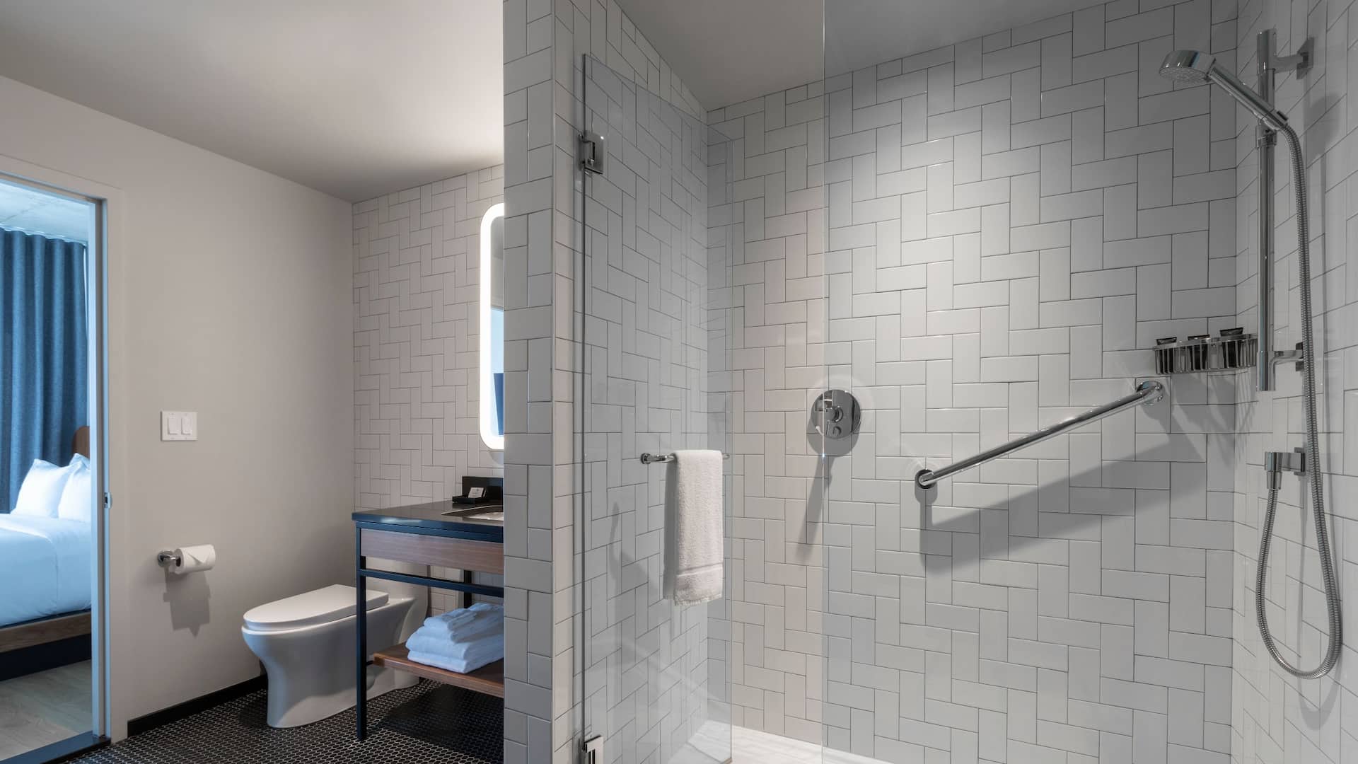 4 de 5 Hyatt Centric Montreal Suite King Bathroom