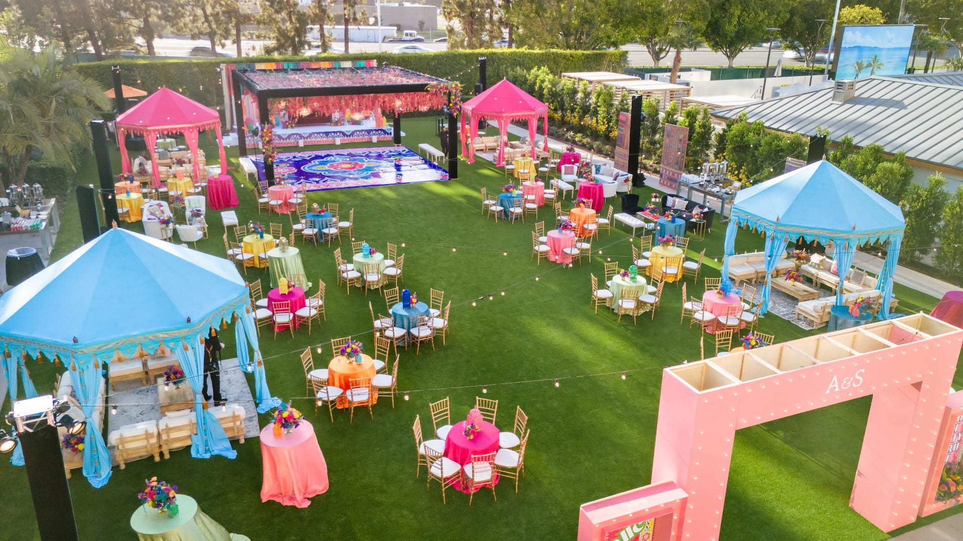 Hyatt Regency Irvine Aerial Of Mehndi On Lawn