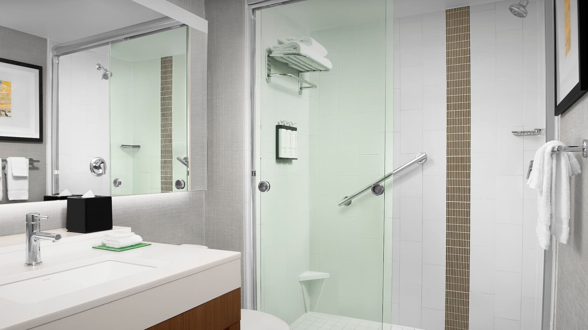 Hyatt Place Boulder/Pearl Street Bathroom Shower